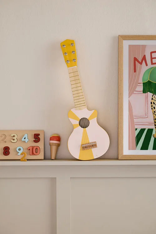 Guitarra riscas amarelo e branco