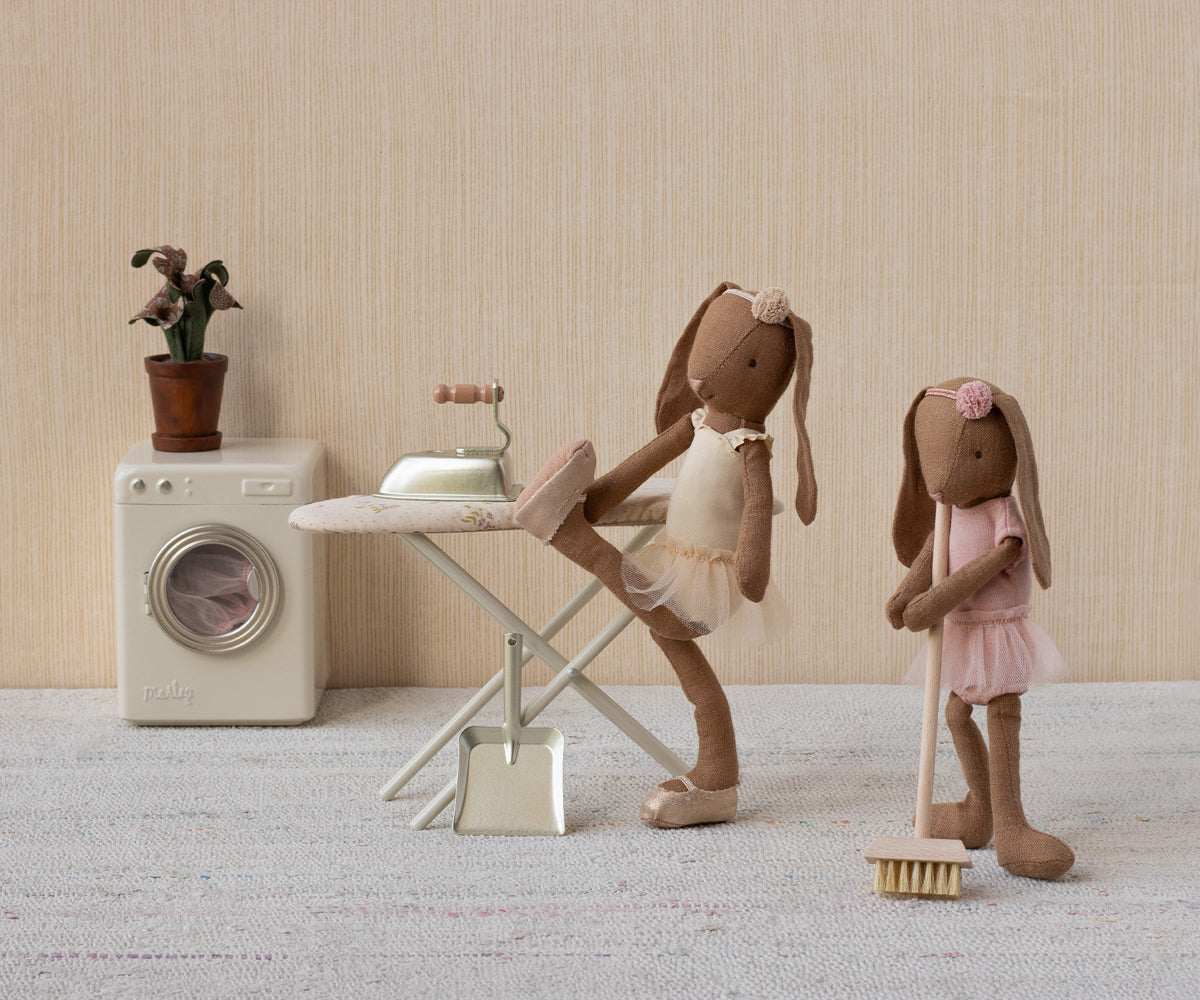 Ferro e tábua de engomar, Miniatura – Branco creme