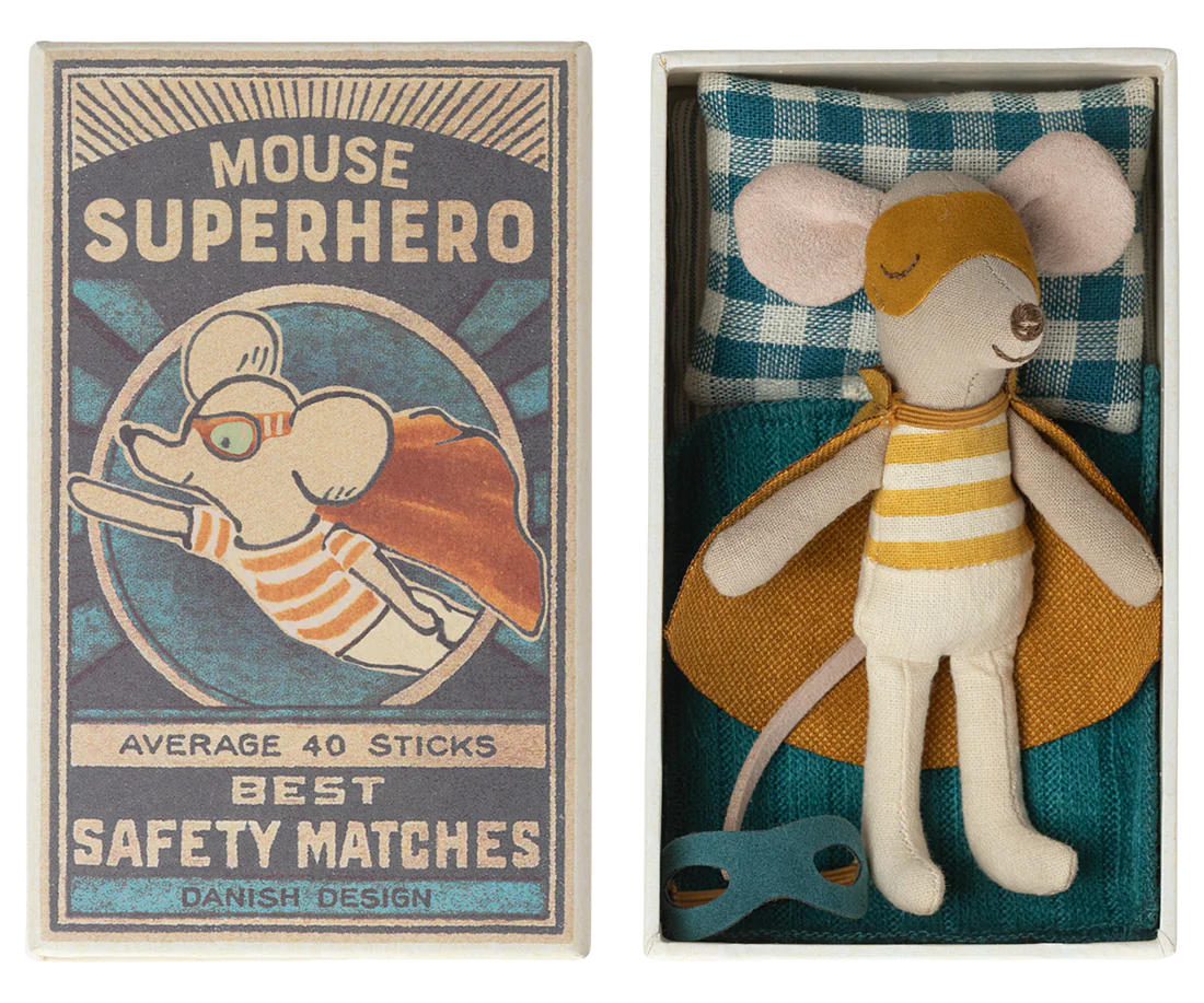 Ratinho super hero na caixa, little brother
