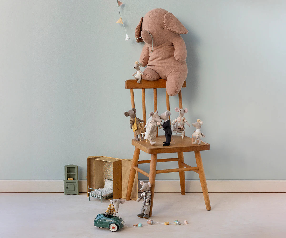Ratinha bailarina, Irmã mais nova – Branco creme