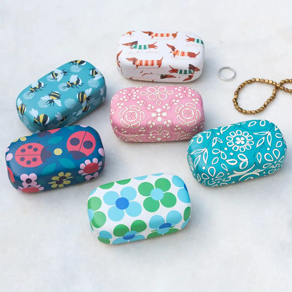 Mini estojo viagem cães salsichas