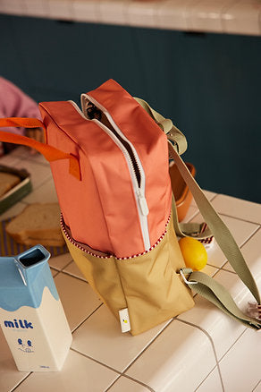 Mochila grande metade amarelo/coral