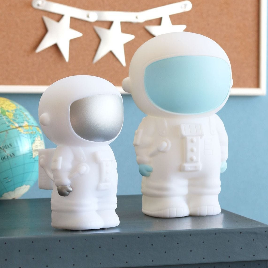 Luz de presença astronauta