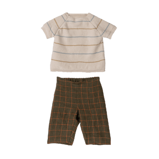 Coelho tamanho 5 camisola malha e calções