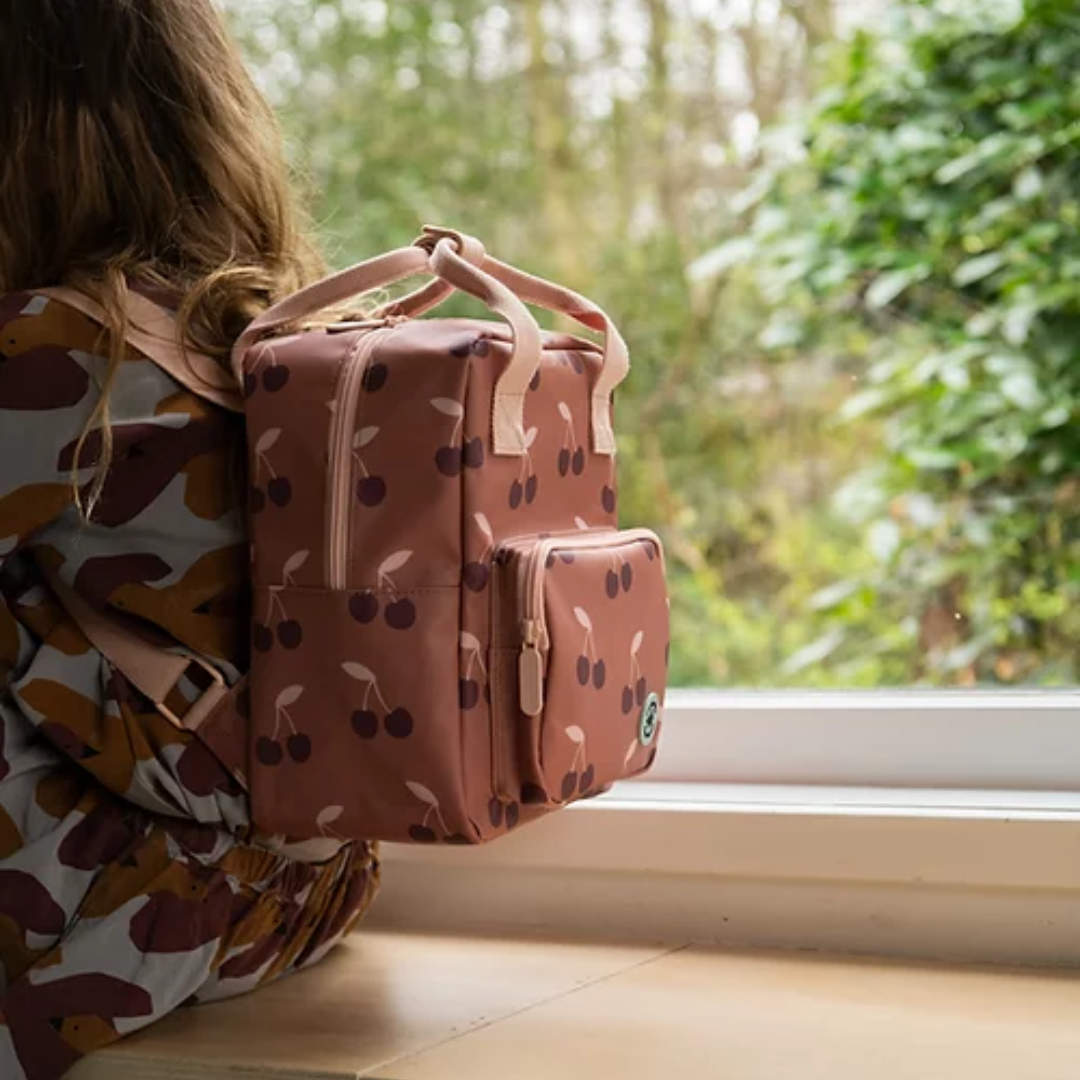 Mochila pequena cerejas