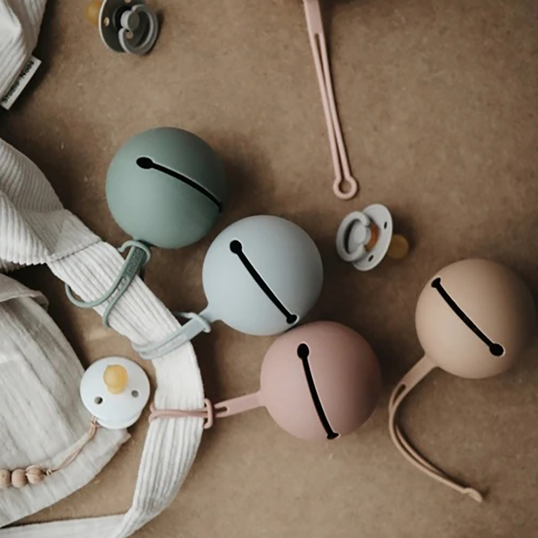 Guarda chuchas mushie - cambridge blue