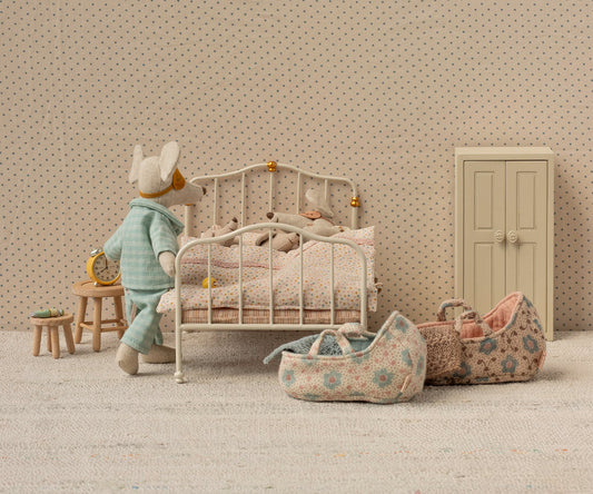 Cama vintage branco