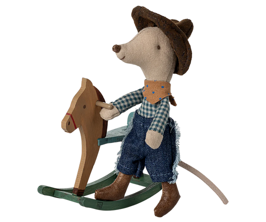 Ratinho cowboy no cavalo de baloiço - Irmão mais novo