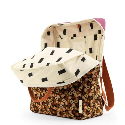 Mochila grande florzinhas roxo