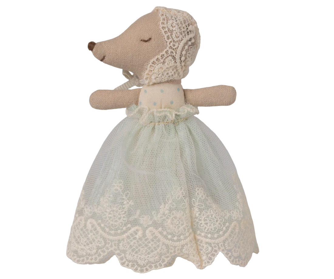 Ratinha bebé com roupa de festa – Menta