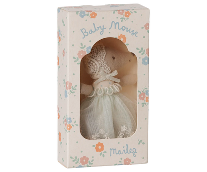 Ratinha bebé com roupa de festa – Menta