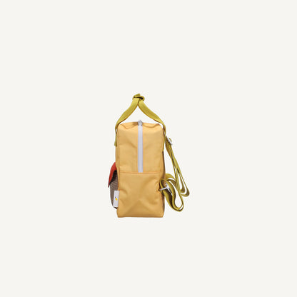 Mochila pequena amarela bolso envelope castanho quadrados