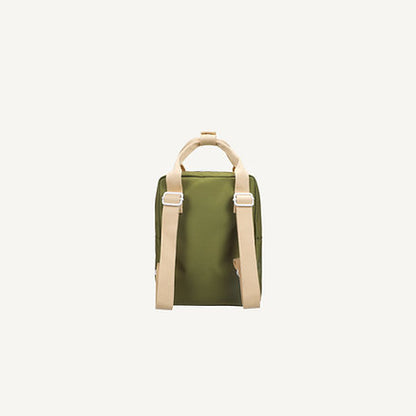 Mochila pequena verde envelope azul quadradinhos