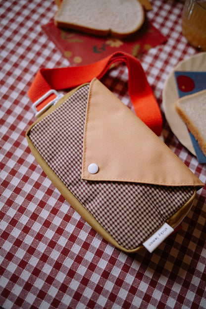 Bolsa de cintura pequena envelope amarelo quadradinhos