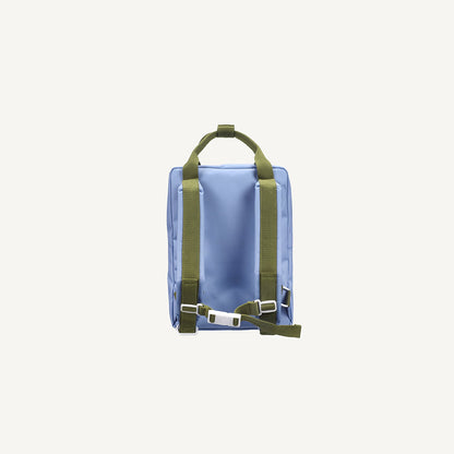Mochila média azul envelope verde quadradinhos