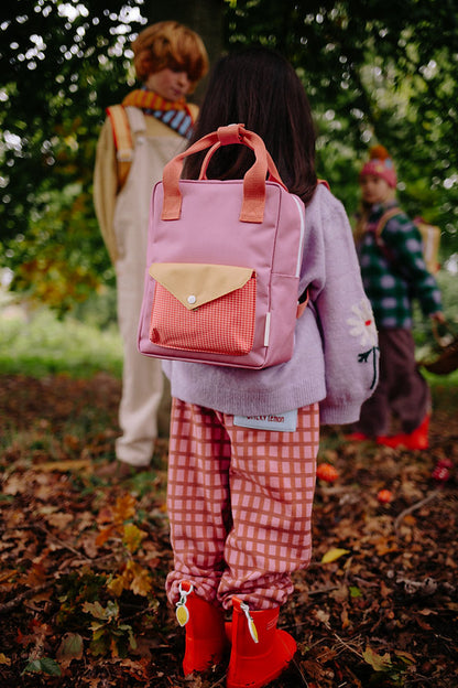 Mochila pequena rosa bolso envelope coral quadrados