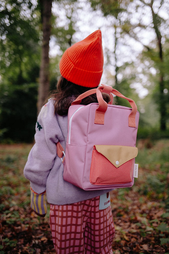Mochila pequena rosa bolso envelope coral quadrados