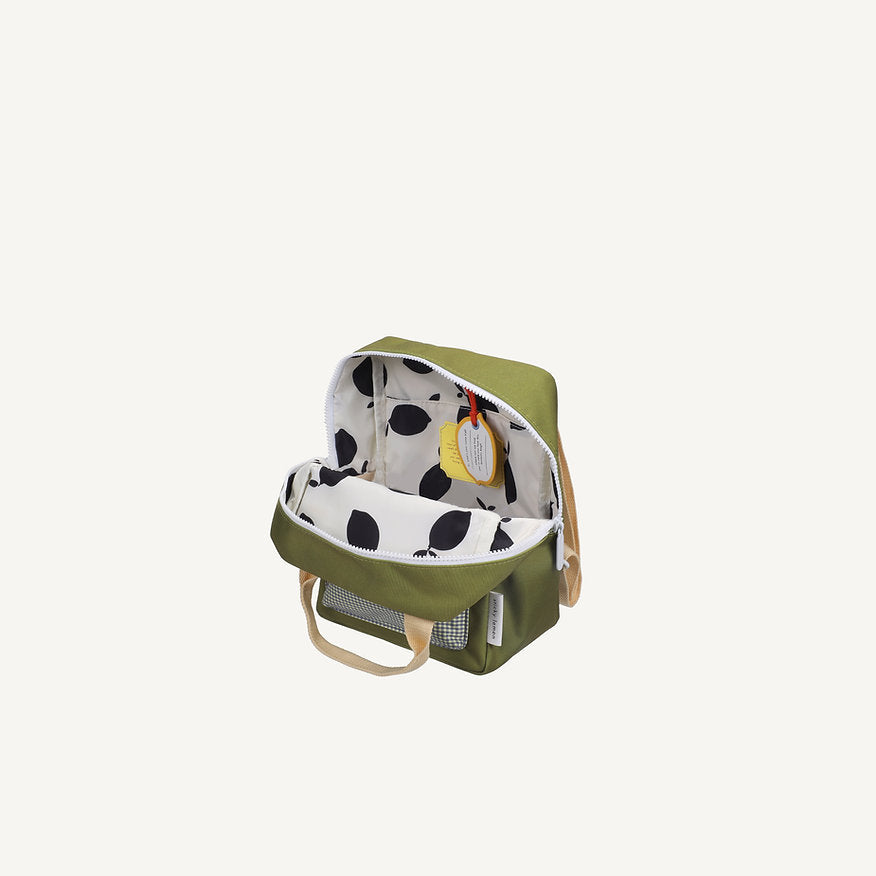 Mochila pequena verde envelope azul quadradinhos