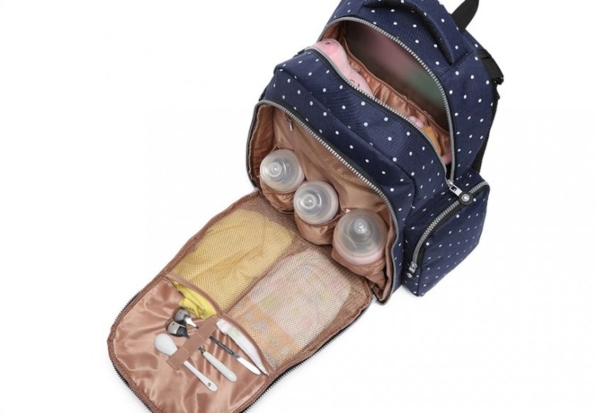 Mochila maternidade azul escuro pintinhas brancas