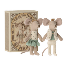 Carregar imagem no visualizador da galeria, Ratinhos gémeos royal family na caixa