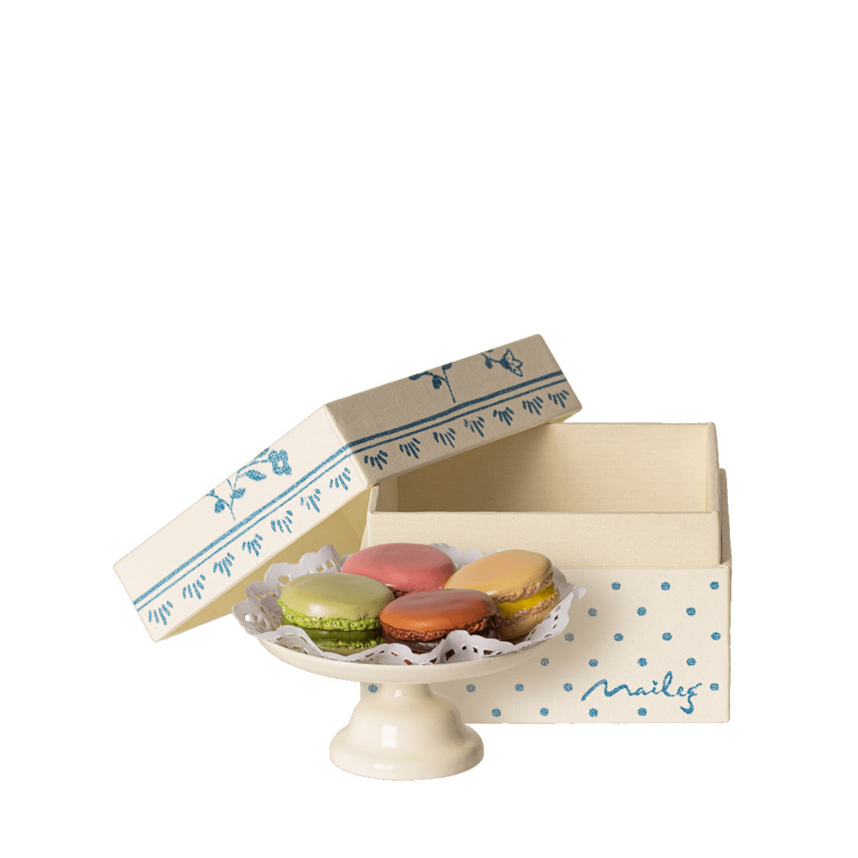 Macarons e chocolate quente